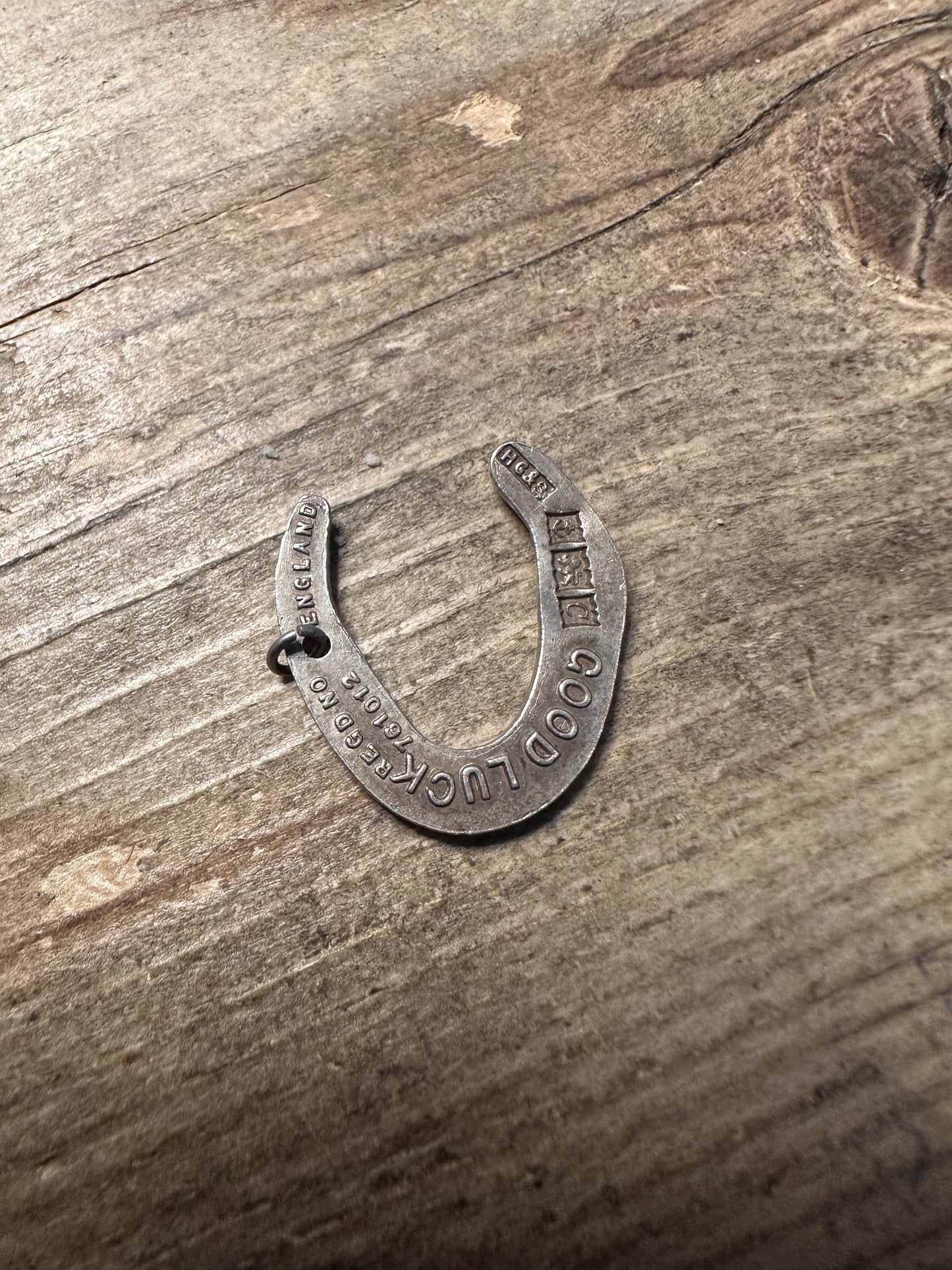 Vintage horse shoe pendant silver