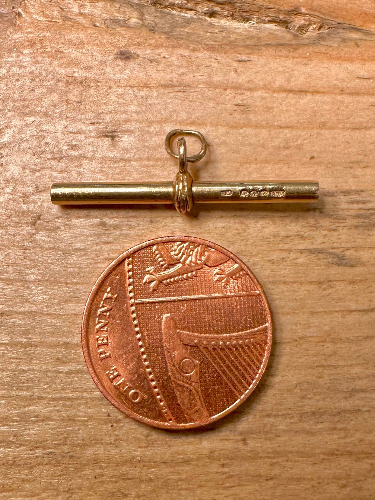 Vintage 1993 9ct Gold T Bar Pendant