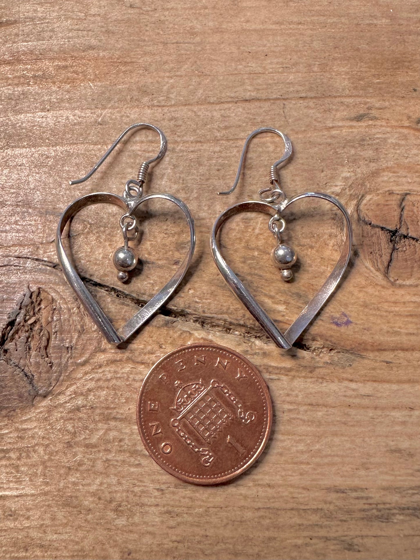 Abstract Heart Dangle 925 Silver Earring