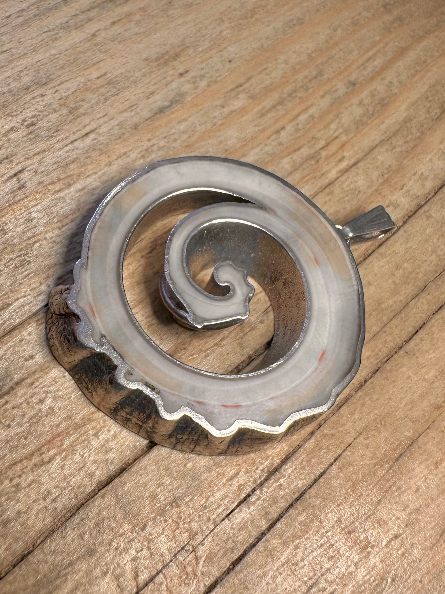 Abstract Carved Seashell Circle 925 Sterling Silver Pendant