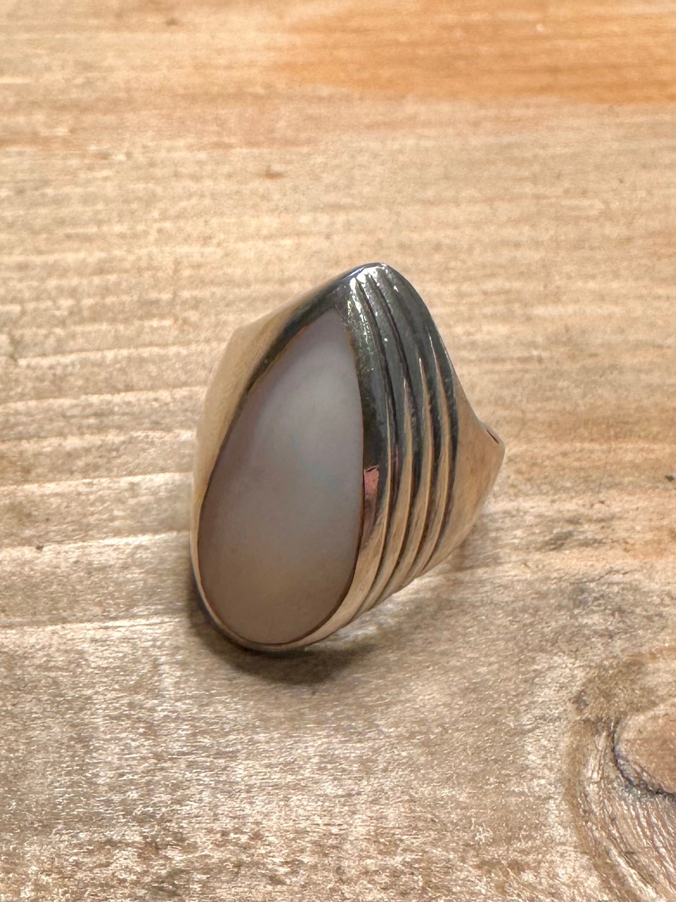 Abstract Vintage Mother of Pearl 925 Silver Size P1/2 Ring