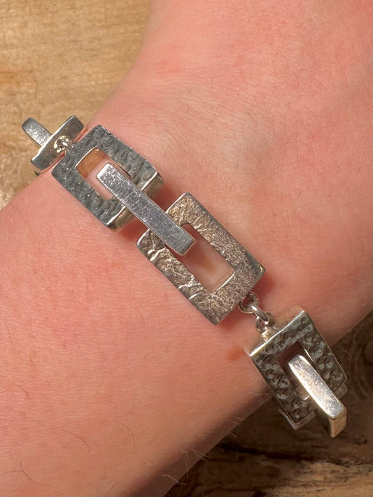 Abstract Hammered Rectangle Link 925 Silver 7 inch Bracelet