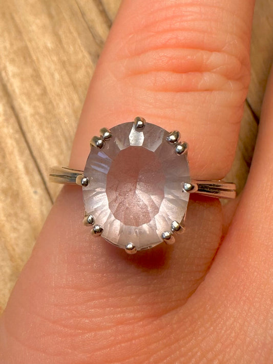 Modern 2008 9ct White Gold Rose Quarts Size N1/2 Ring