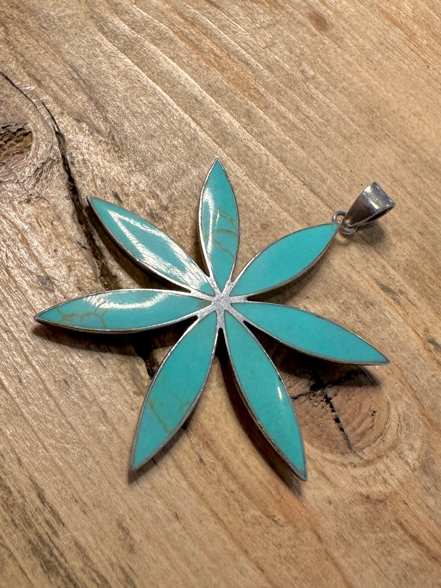 Stunning Polished Turquoise Flower 925 Silver Pendant