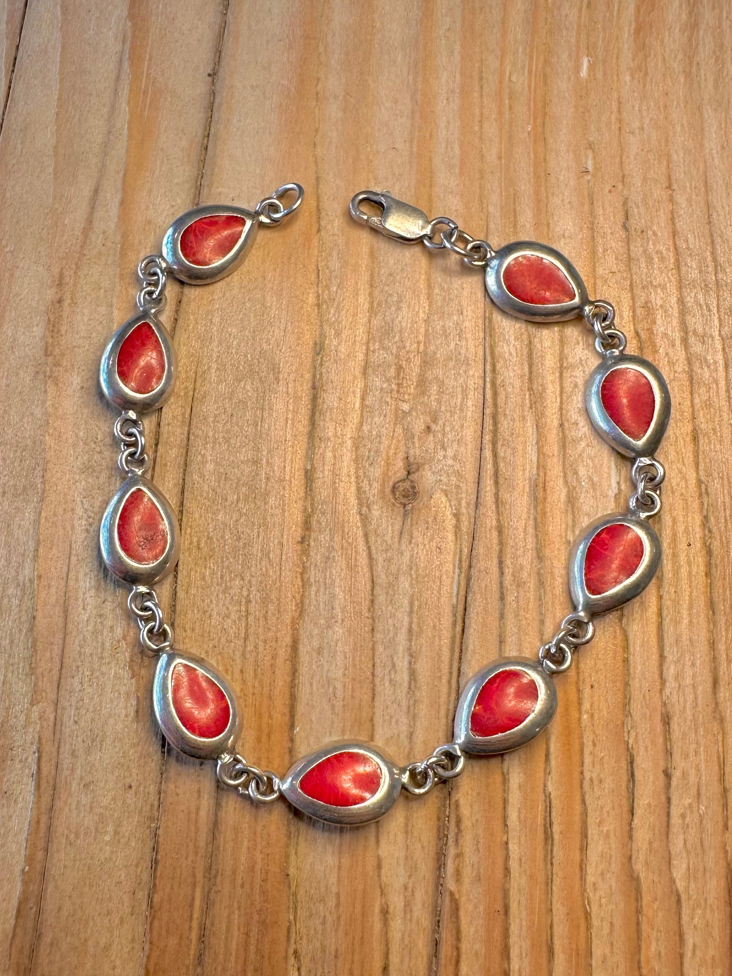 Modernist Coral Teardrop Shape Link 925 Sterling Silver 8.3 inch Bracelet