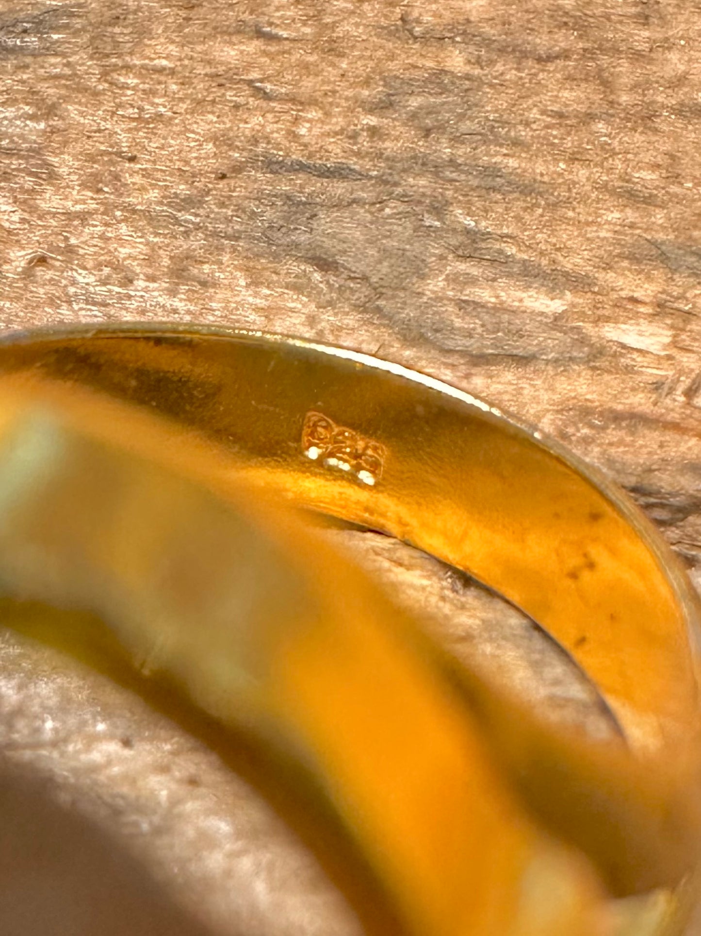 Abstract Raw Crystal Gold on 925 Silver Size L Ring