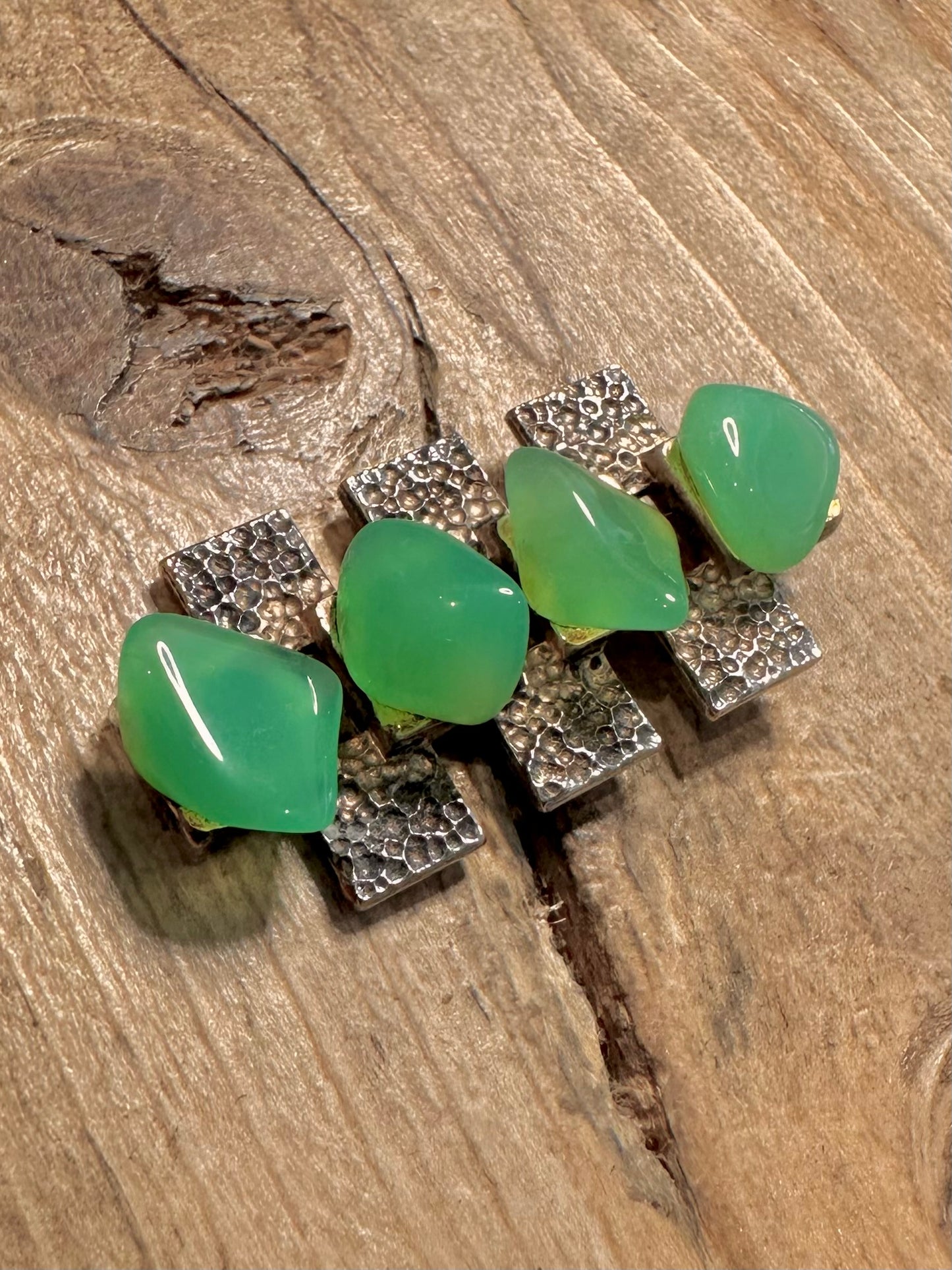 Modernist Chrysoprase Hammered 925 Silver Pendant
