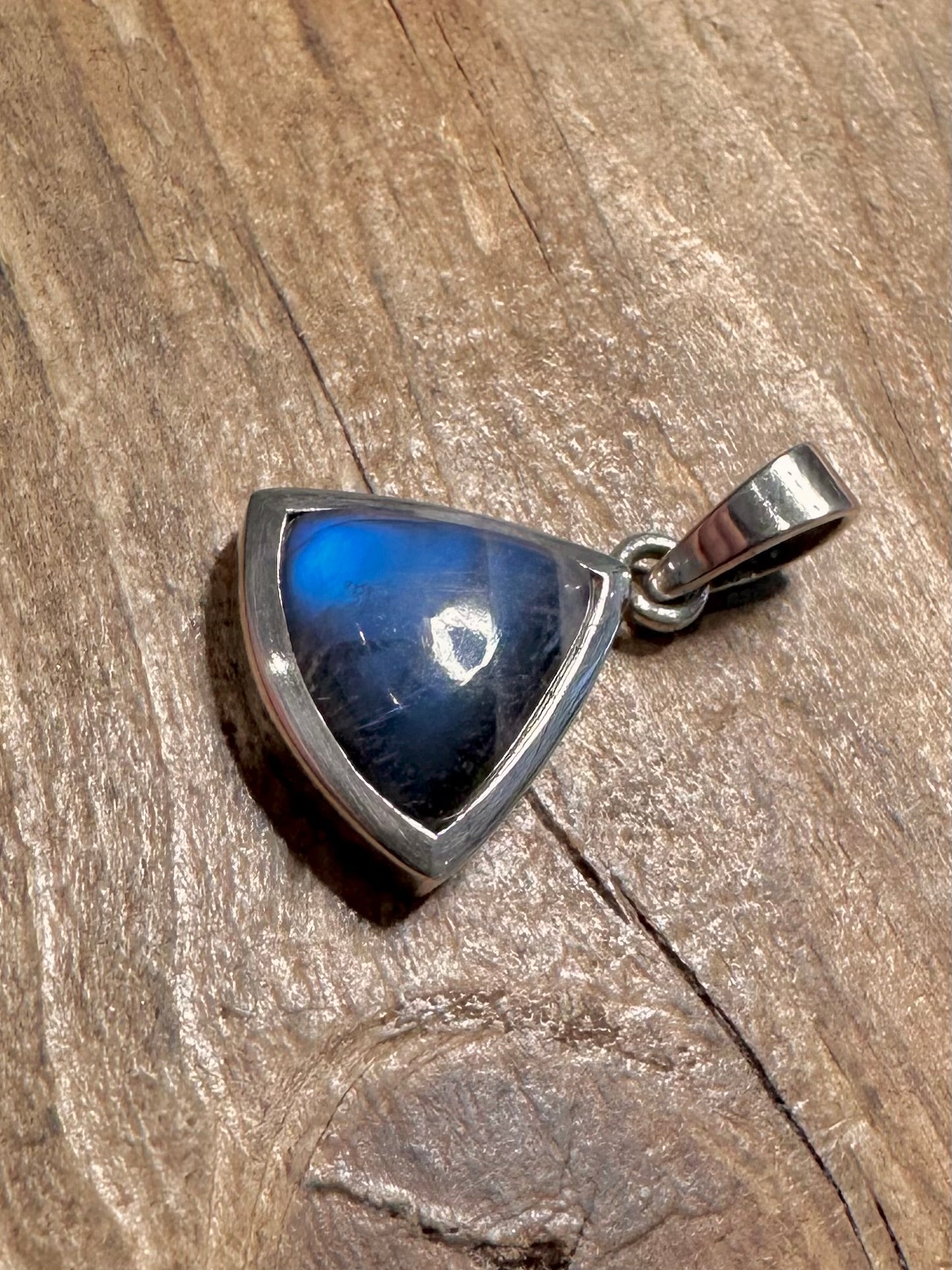 Modernist Labradorite Triangle 925 Silver Pendant