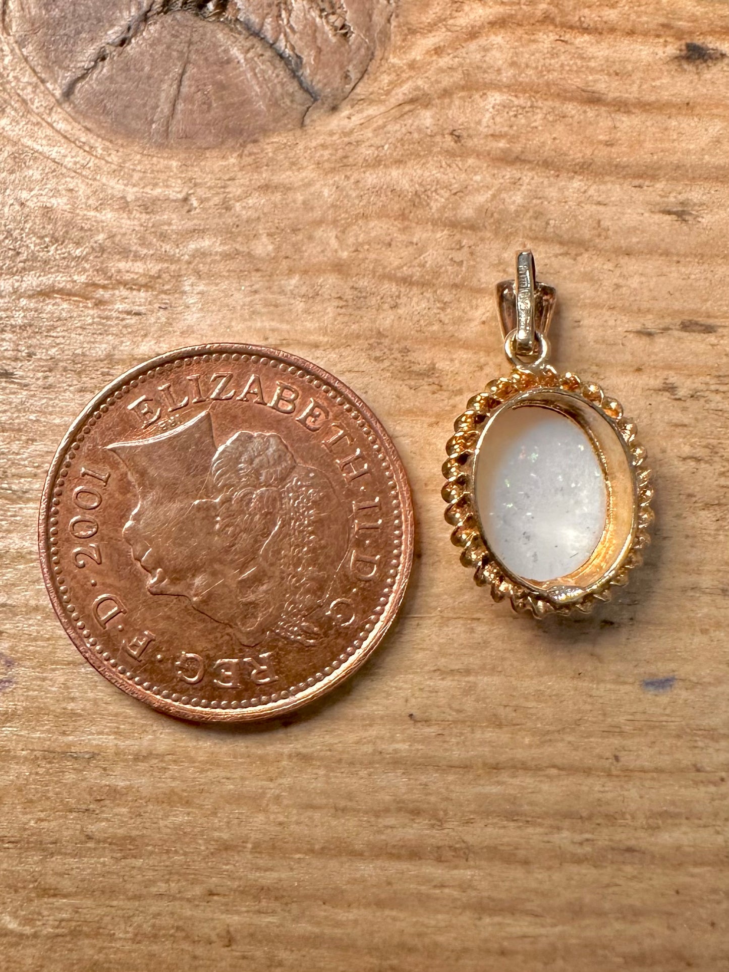 Vintage 1997 9ct Gold Opal 375 Pendant