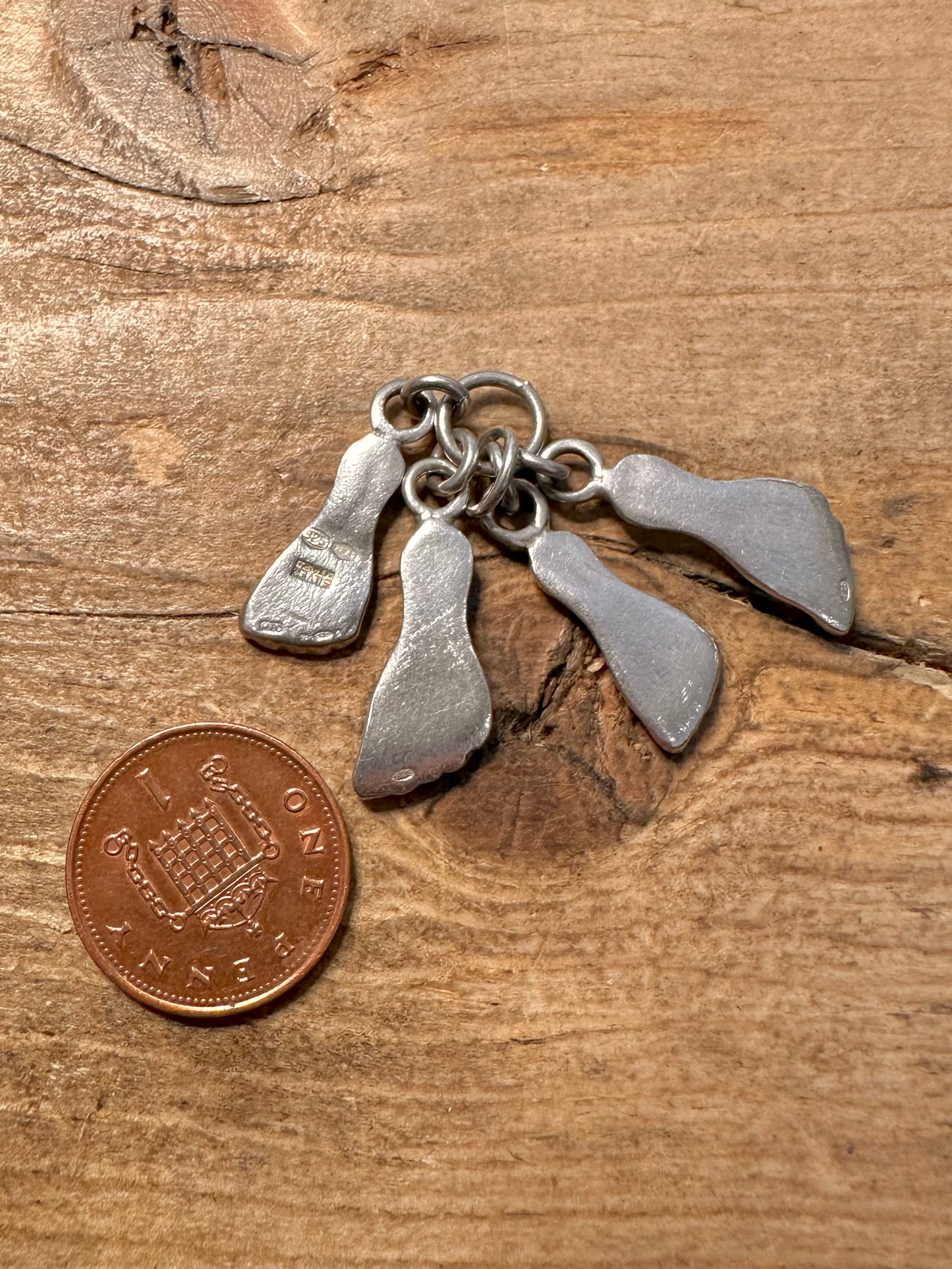 Vintage Four Feet 925 Silver Italy Pendant