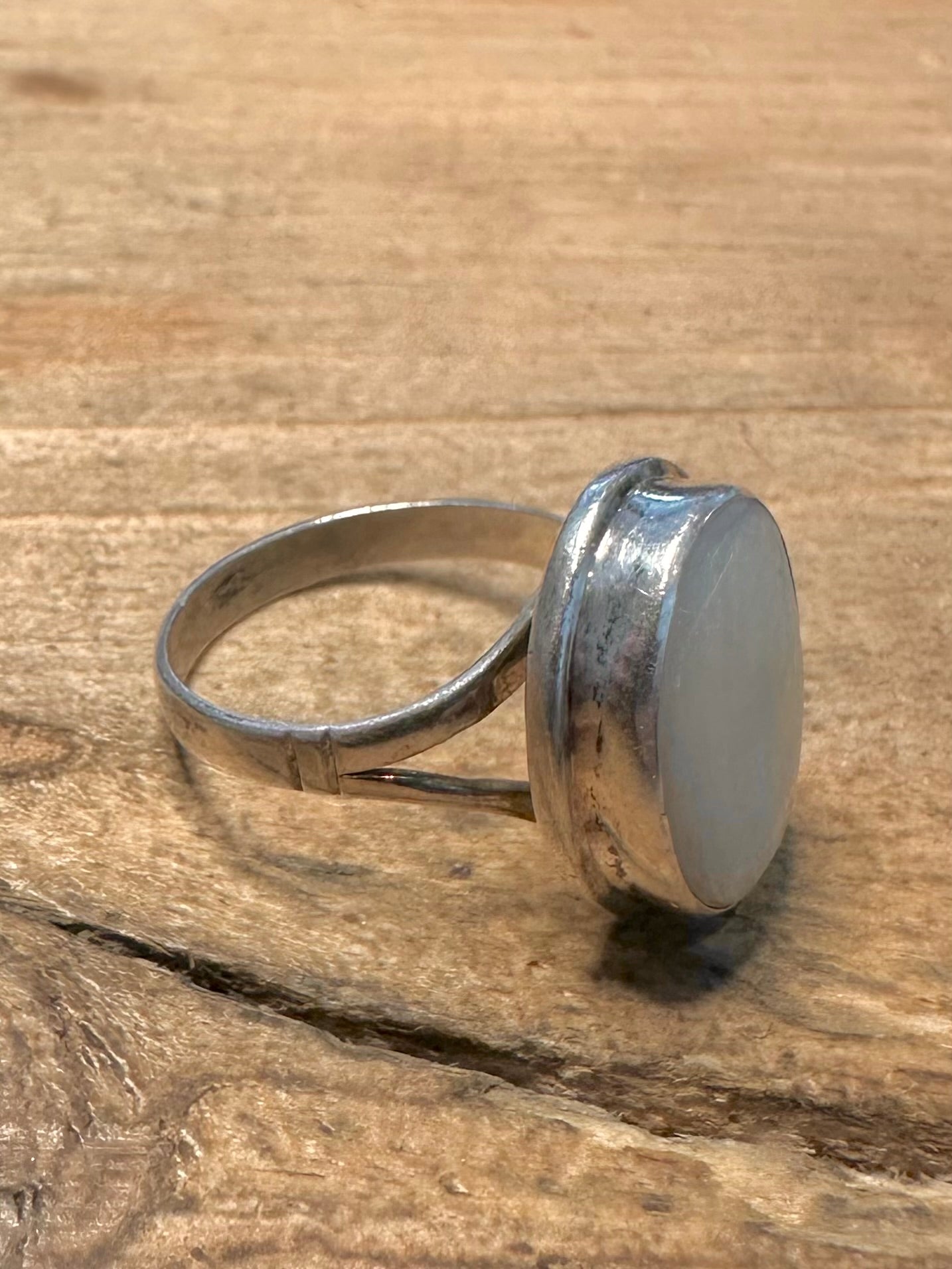 Vintage Oval Mother of Pearl 925 Silver Size O1/2 Ring