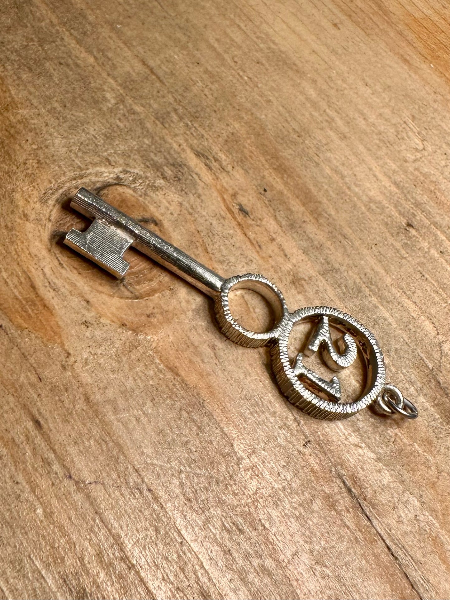 Abstract Textured 21 Key 925 Silver Pendant