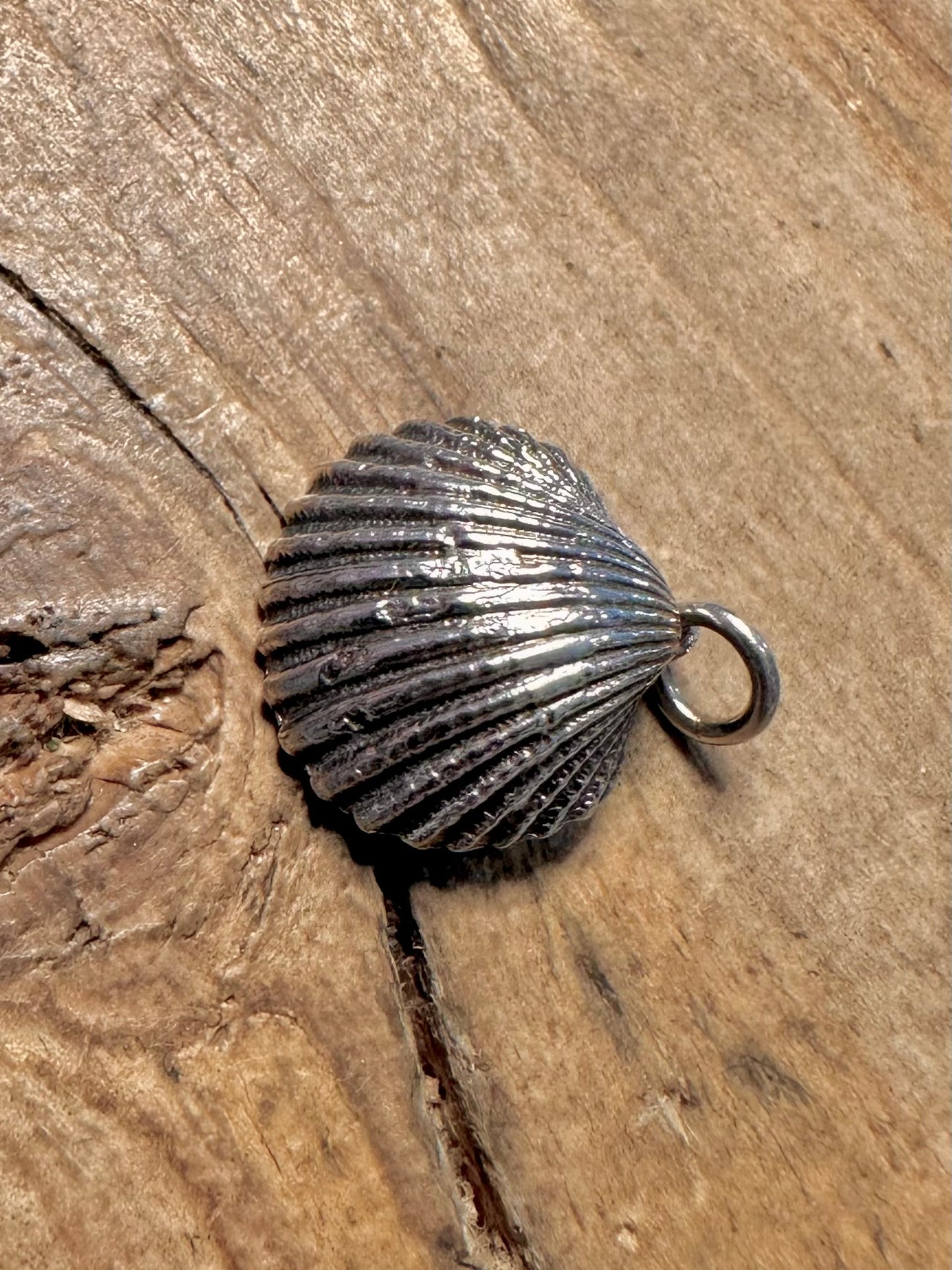 Vintage Textured Shell 925 Silver Charm Pendant