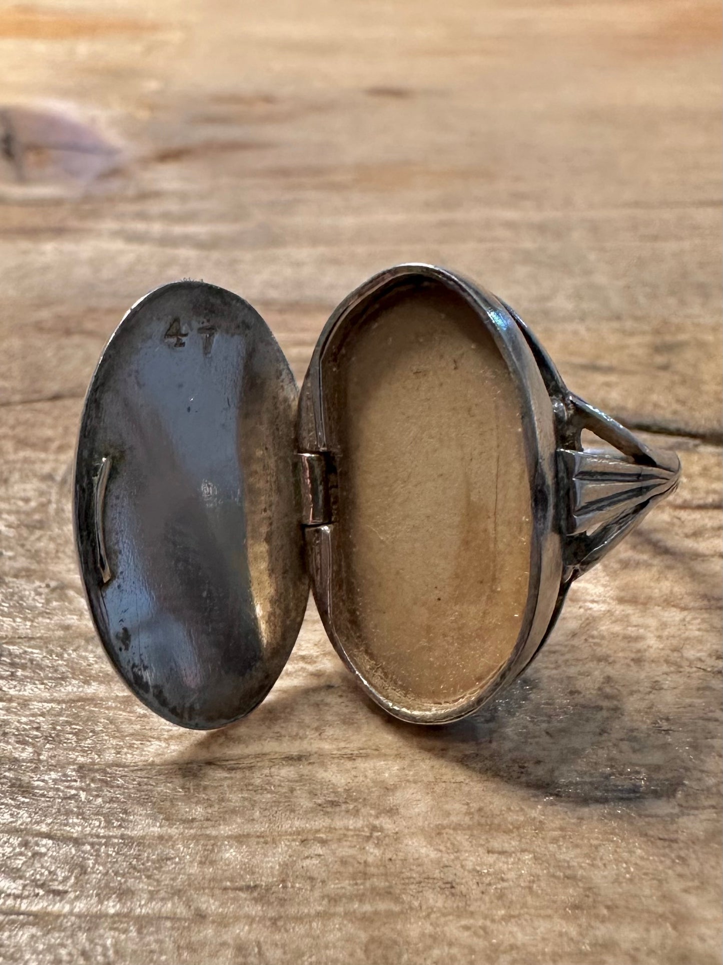 Vintage 1971 Engraved Locket 925 Silver Size I Ring