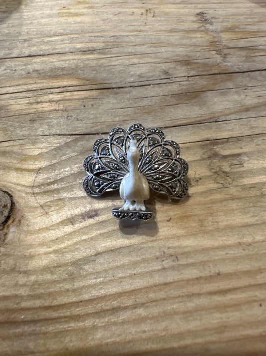 Vintage Pfau Markasit Brosche