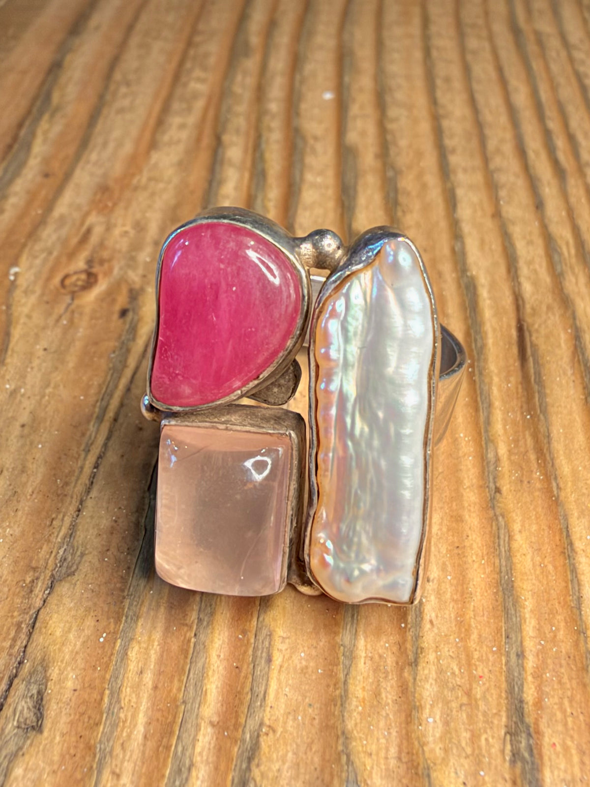Mother of Pearl Rose Quarts and Red Stone 925 Sterling Silver Size N Ring