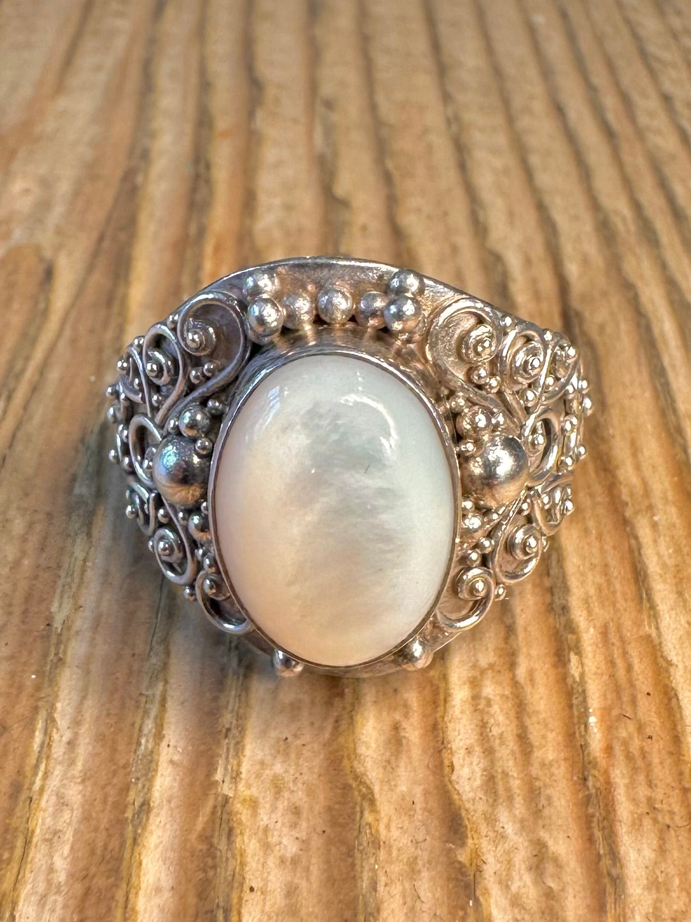 Mother of Pearl Chunky Suarti Intricate 925 Sterling Silver Size S Ring