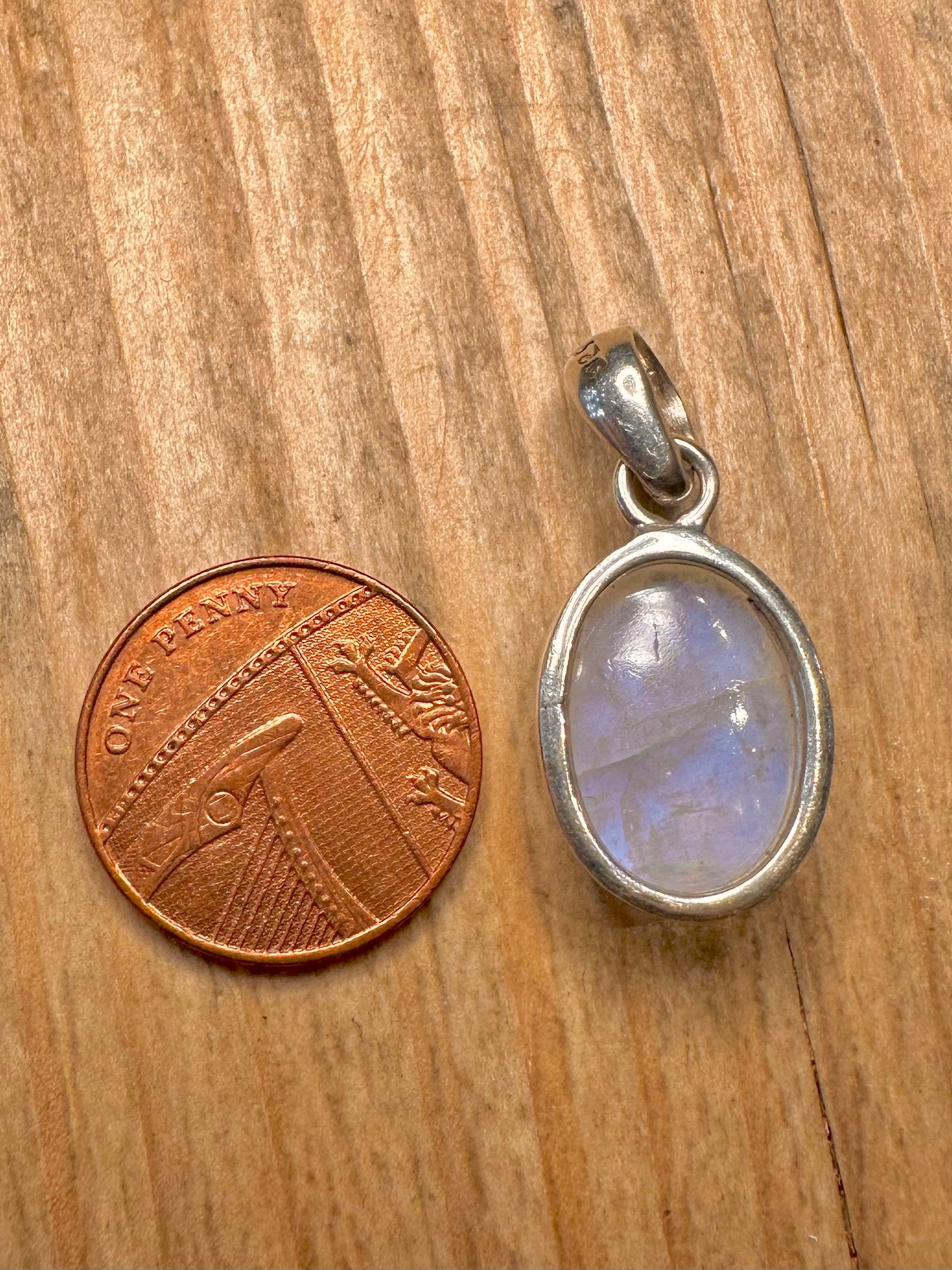 Vintage Moonstone Oval 925 Sterling Silver Pendant