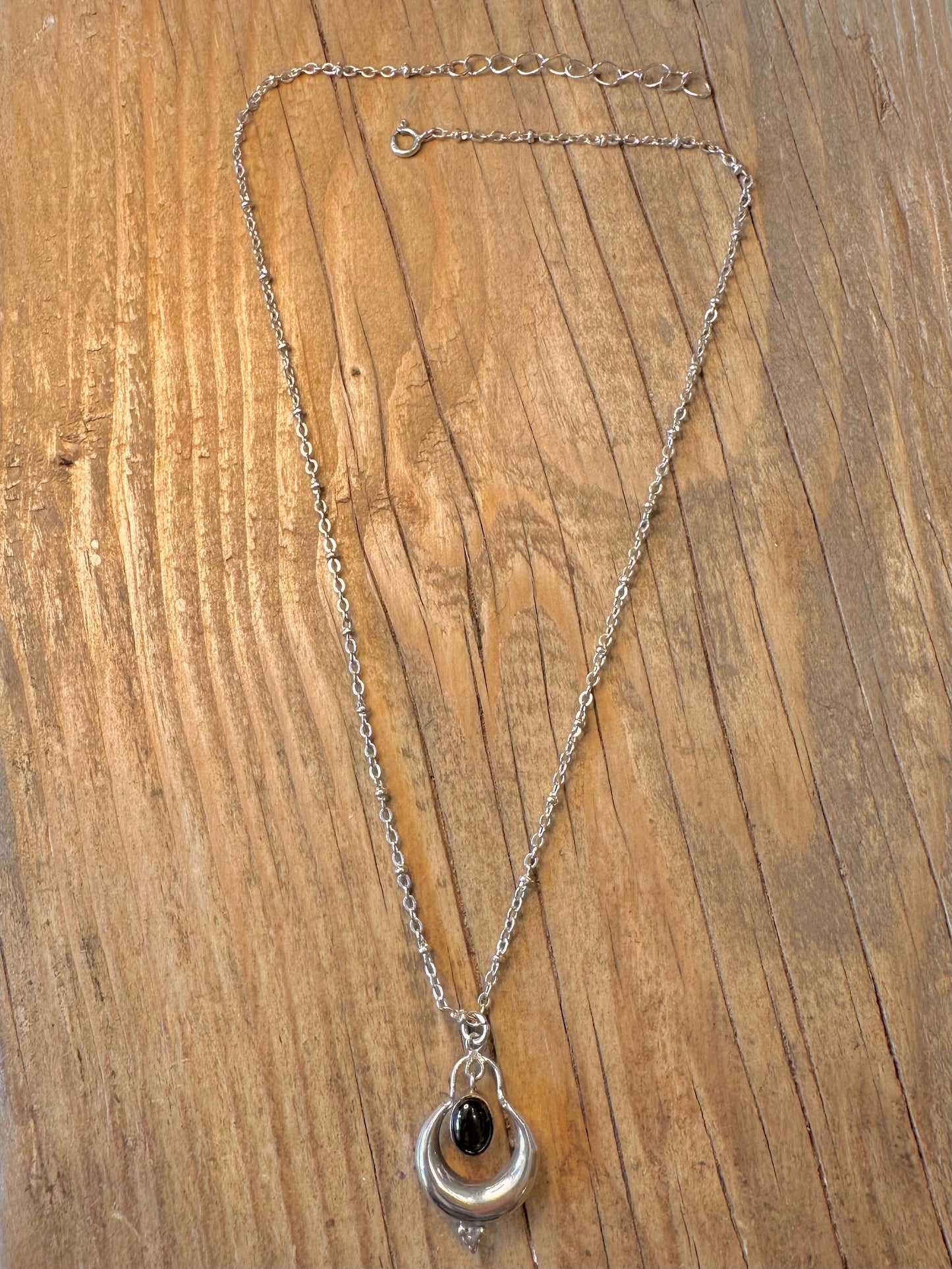 Einzigartige Kabelketten- und Onyx-Halbmond-Tribal-Halskette aus 925er Sterlingsilber, 40 bis 45 cm