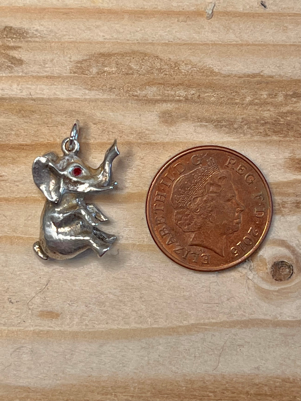 Small Sitting Heavy Garnet Eyed Elephant 925 Sterling Silver Pendant