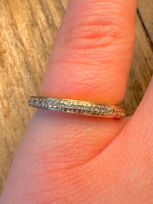 9ct Gold 1998 Unique Engraved White Stones Size K1/2 Ring