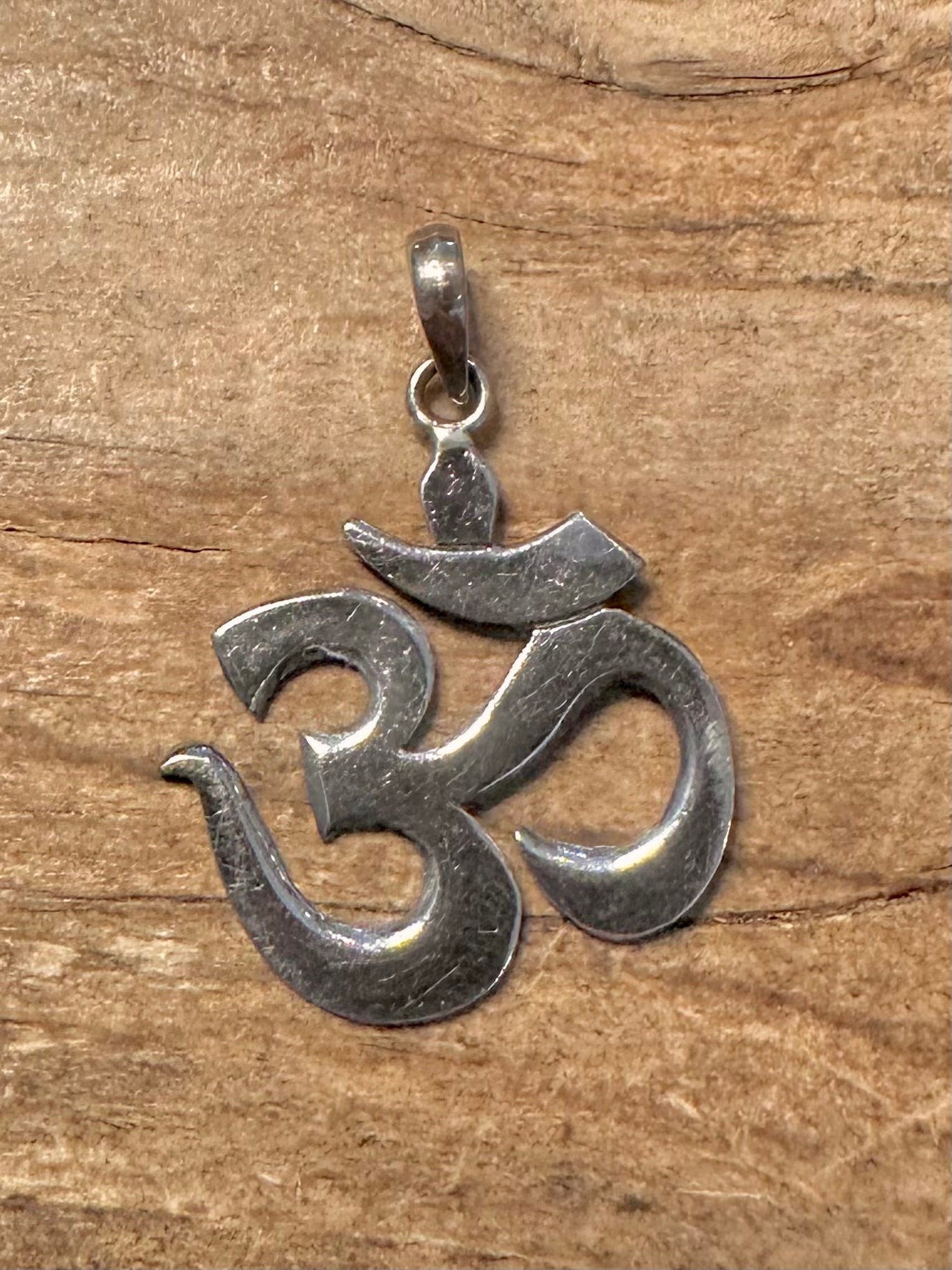 Vintage Om 925 Silver Pendant
