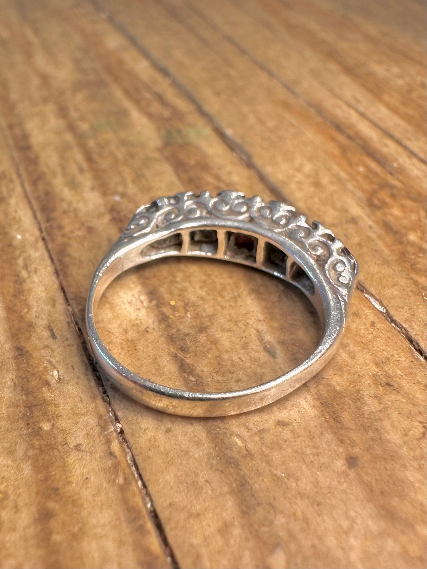 Ring im viktorianischen Stil mit Granat aus 925er Sterlingsilber, Größe H