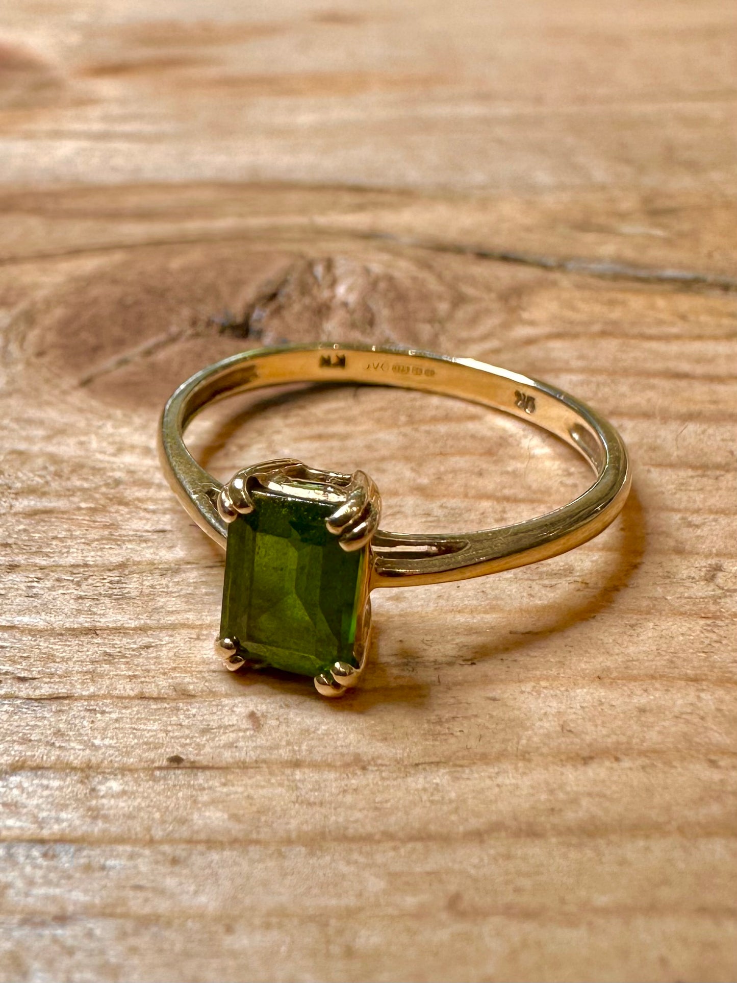 Modern 2005 9ct Gold Emerald 375 Size P1/2 Ring