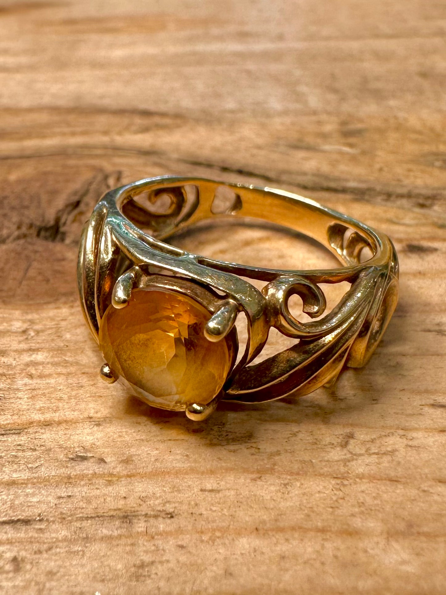 Vintage 9ct Gold Yellow Stone 375 Size M1/2 Ring