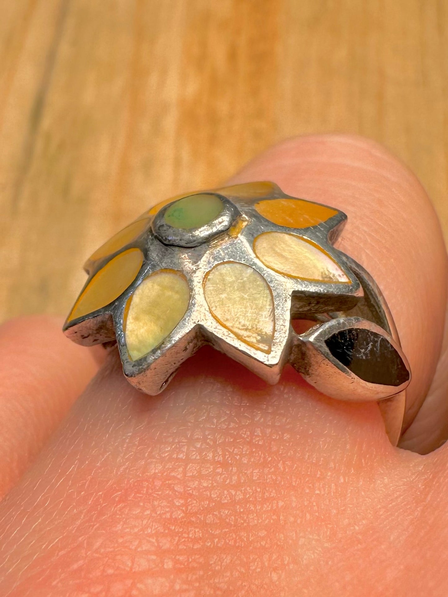 Vintage Flower lMother of Pearl Abalone and Onyx 925 Sterling Silver Size O1/2 Ring
