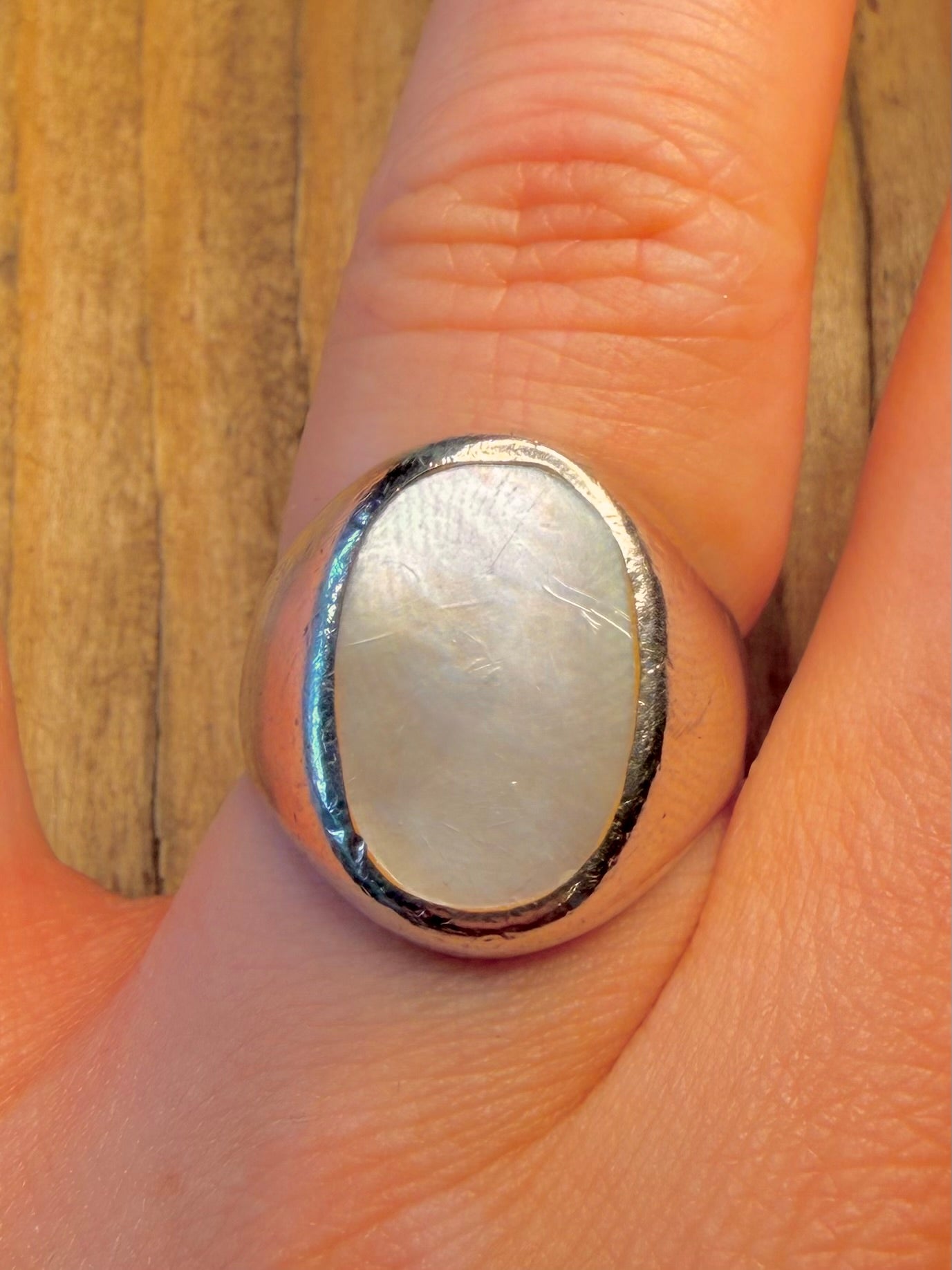 Oval Mother of Pearl 925 Sterling Silver Size R Ring