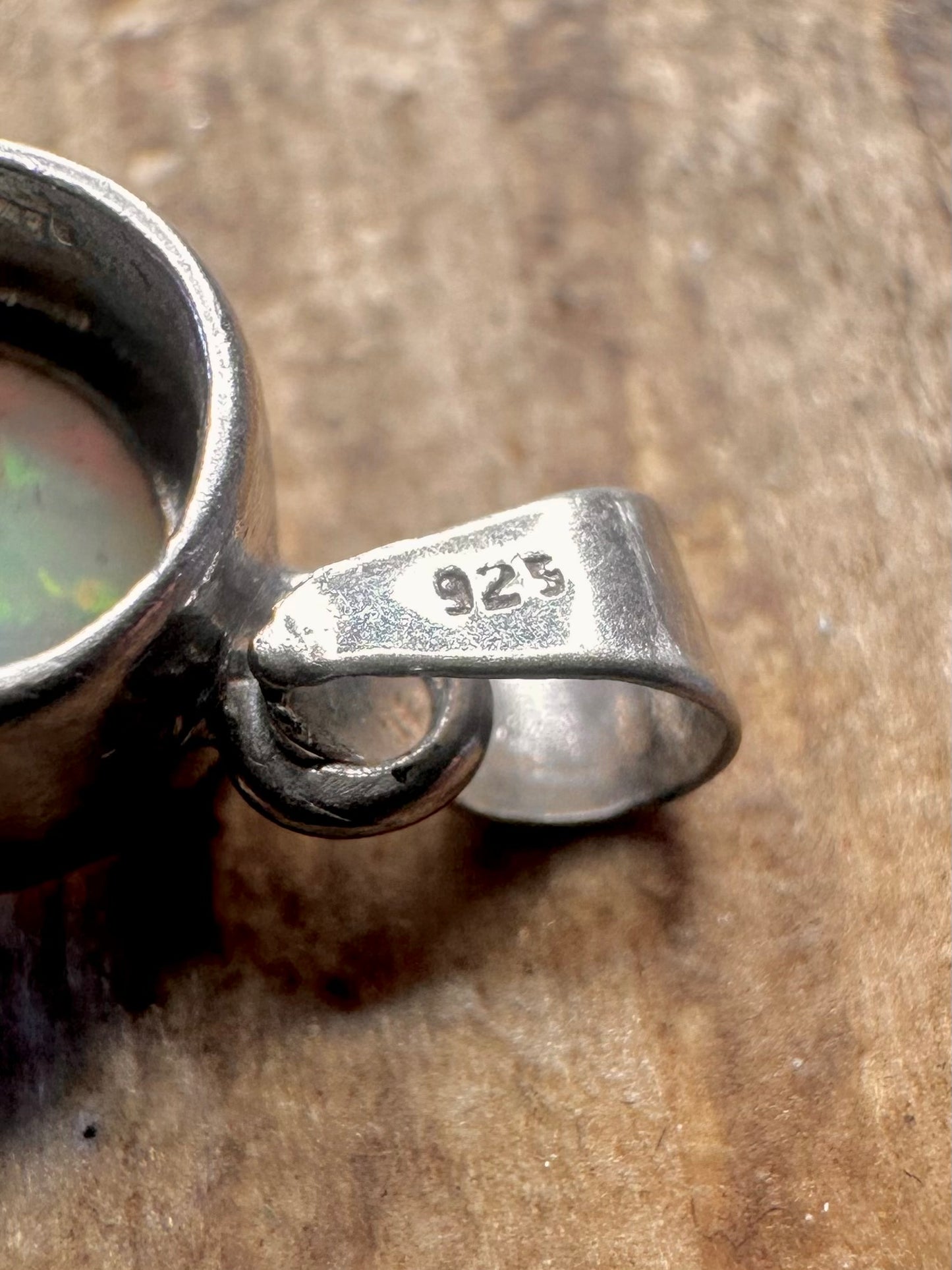 Opal-Kreis-Anhänger aus 925er Sterlingsilber