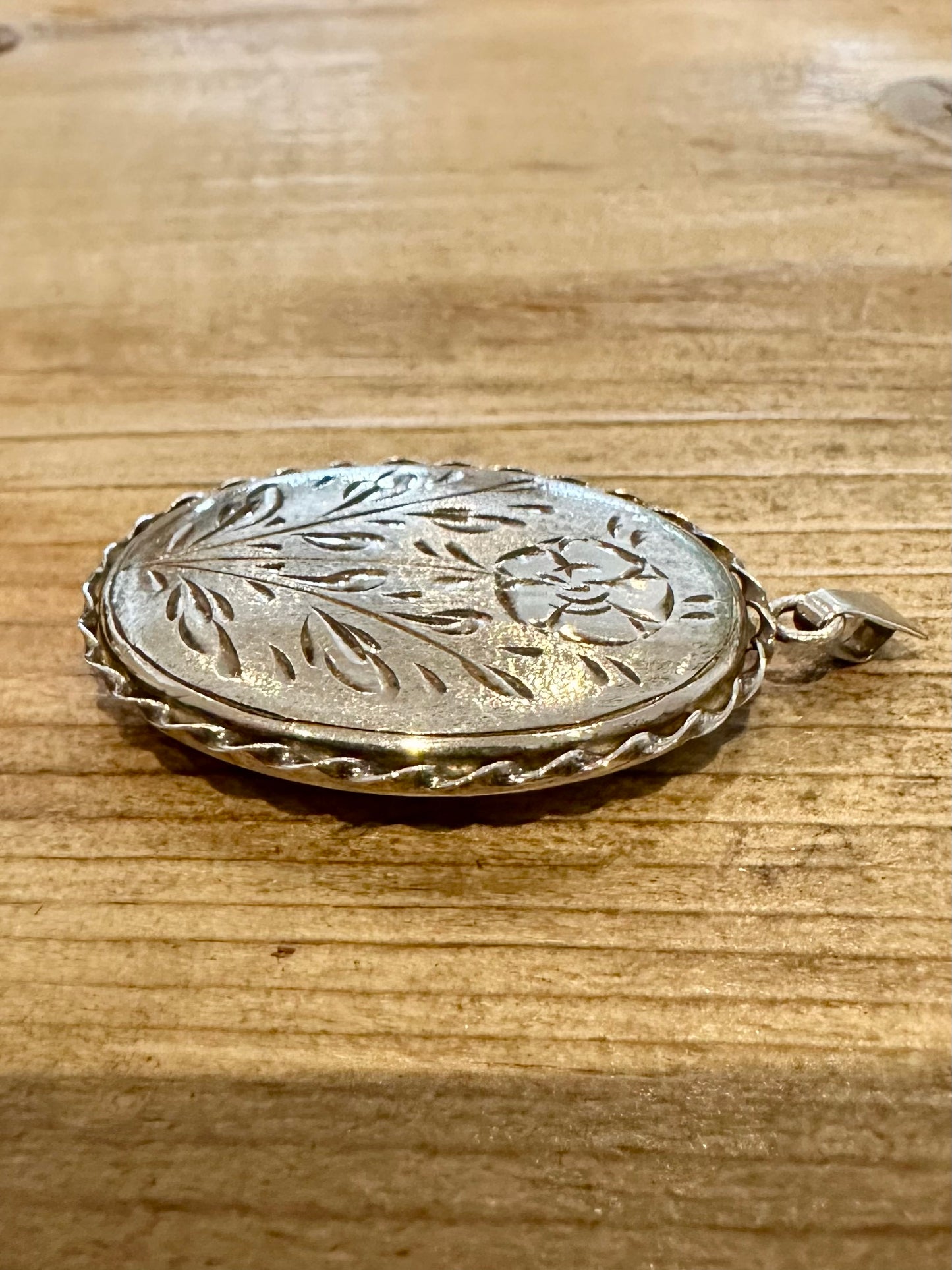 Vintage 1980 Floral Engraved Ornate 925 Silver Locket Pendant