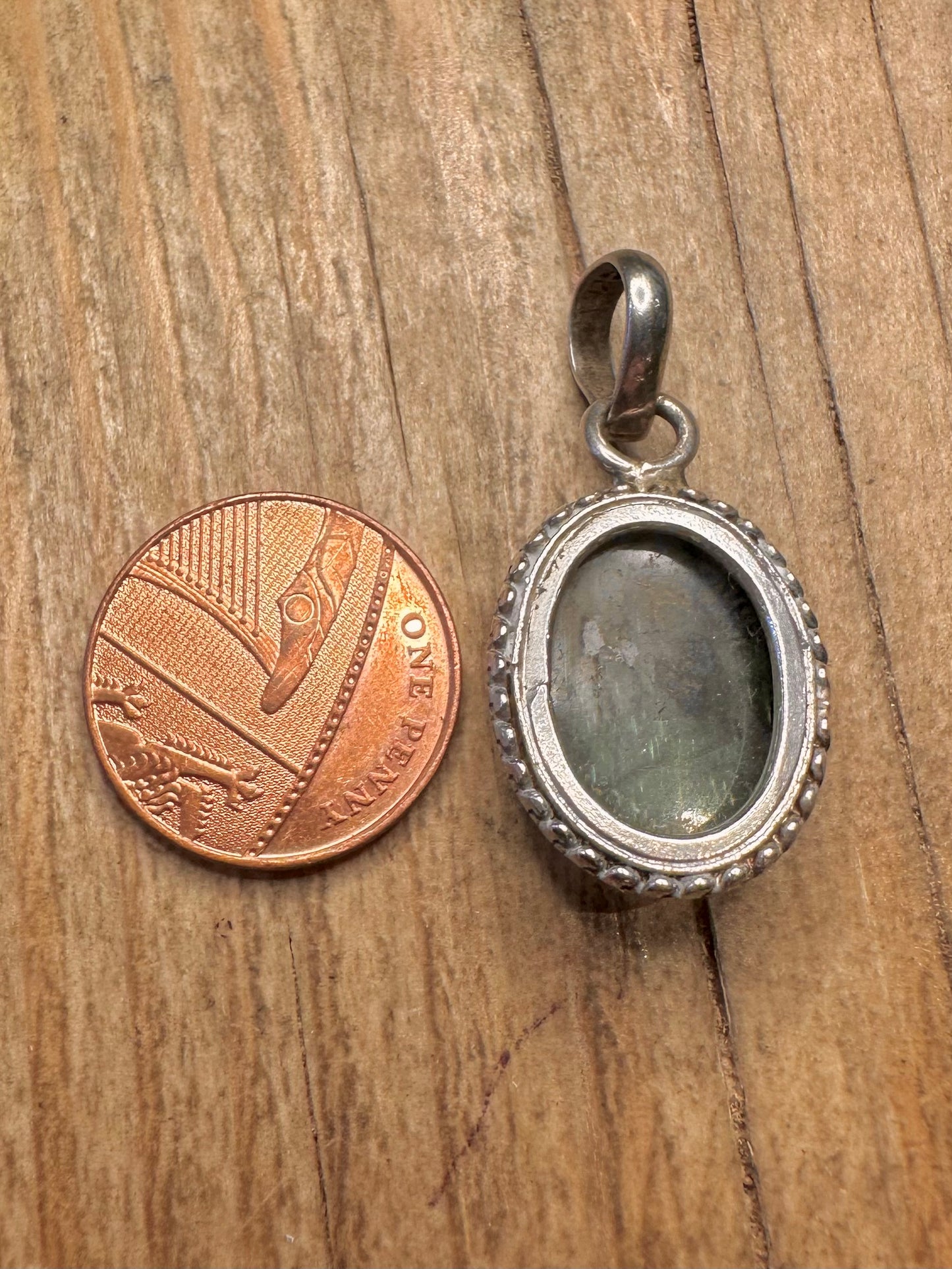 Vintage Labradorite Oval 925 Sterling Silver Pendant