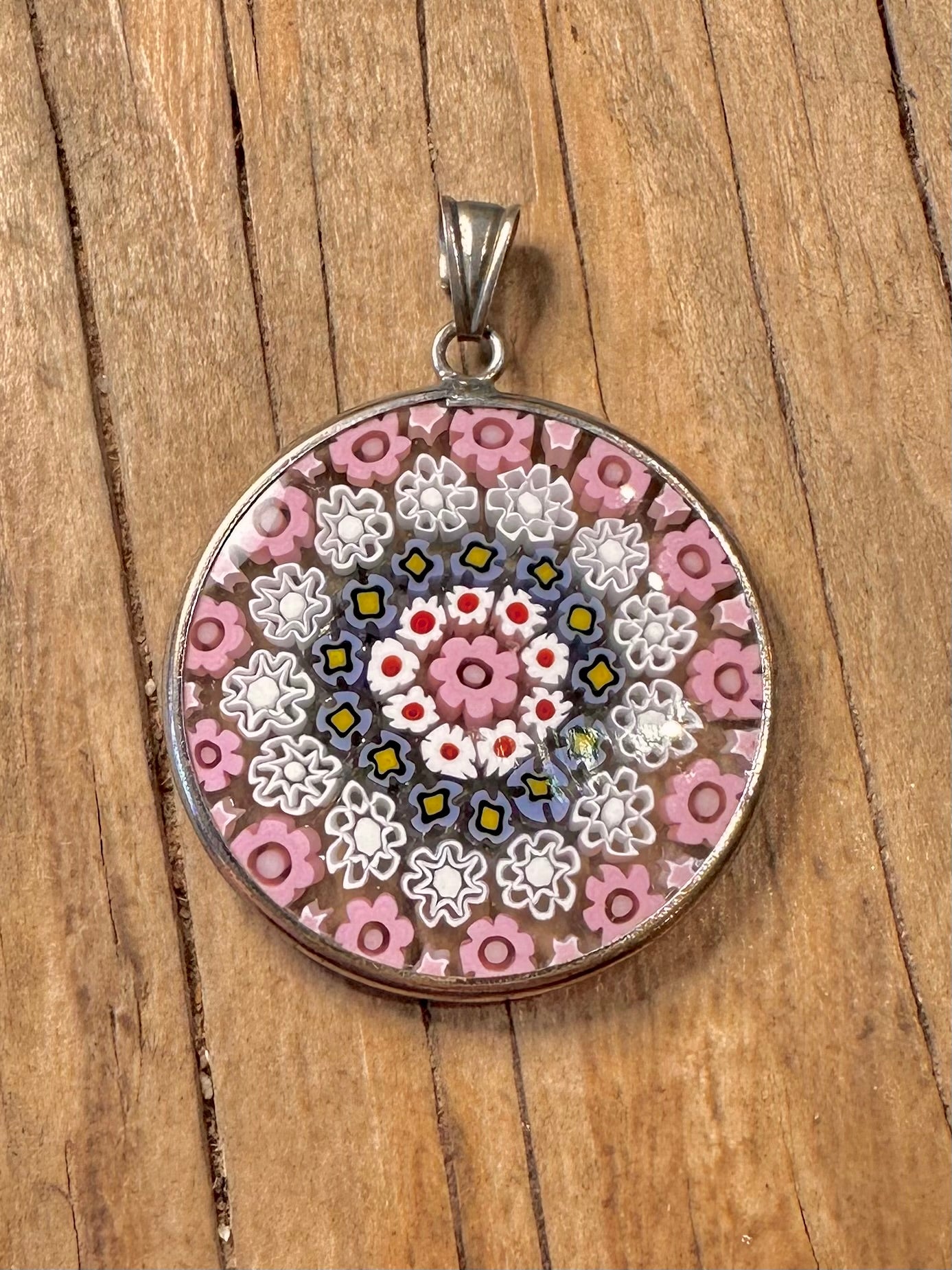 Anhänger aus Vintage rosa Murano-Glas mit Millefiori-Muster und 925er Sterlingsilber