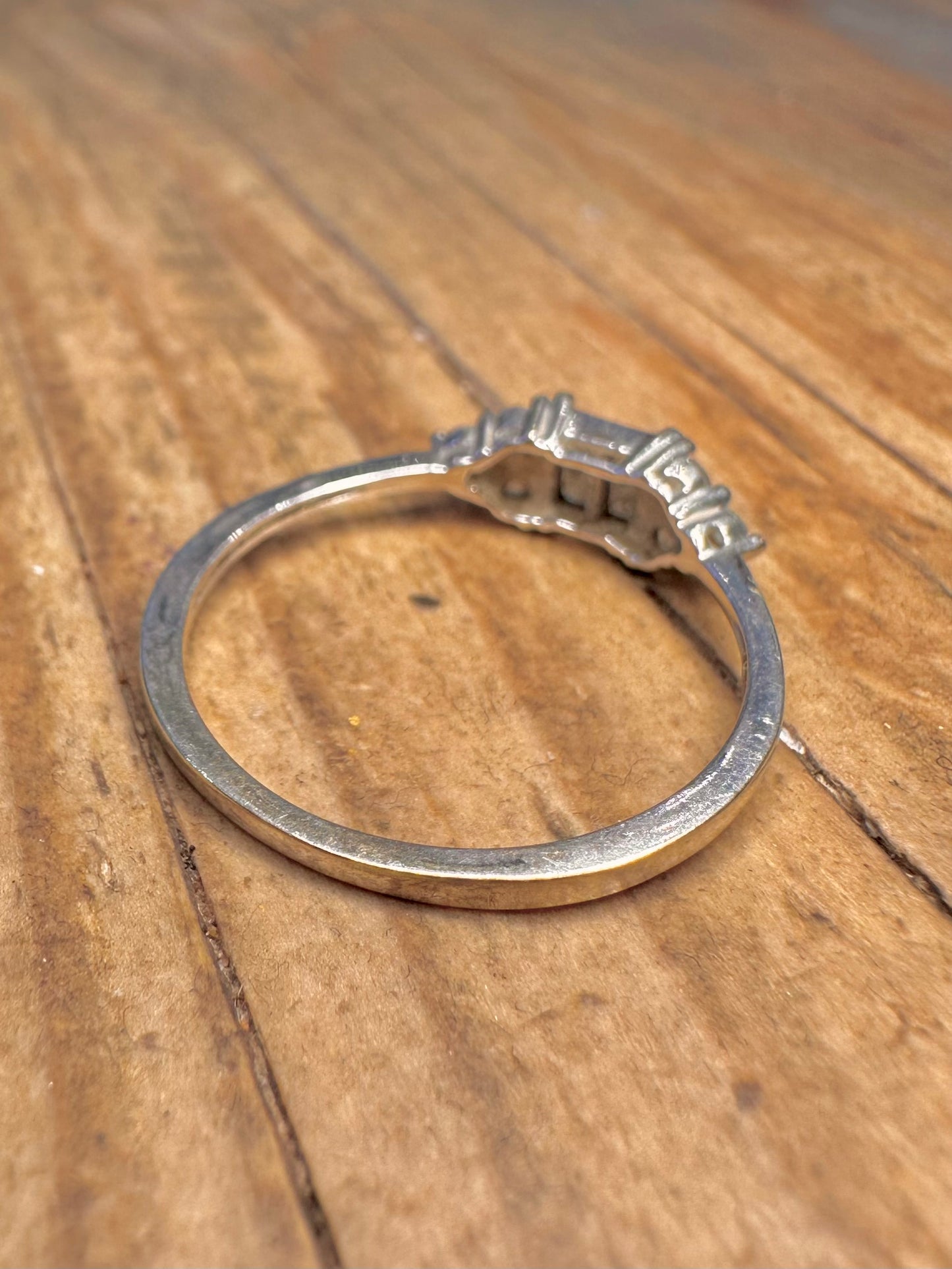 9 Karat Weißgold 2012 Trilogie Cluster Diamanten Ring Größe S