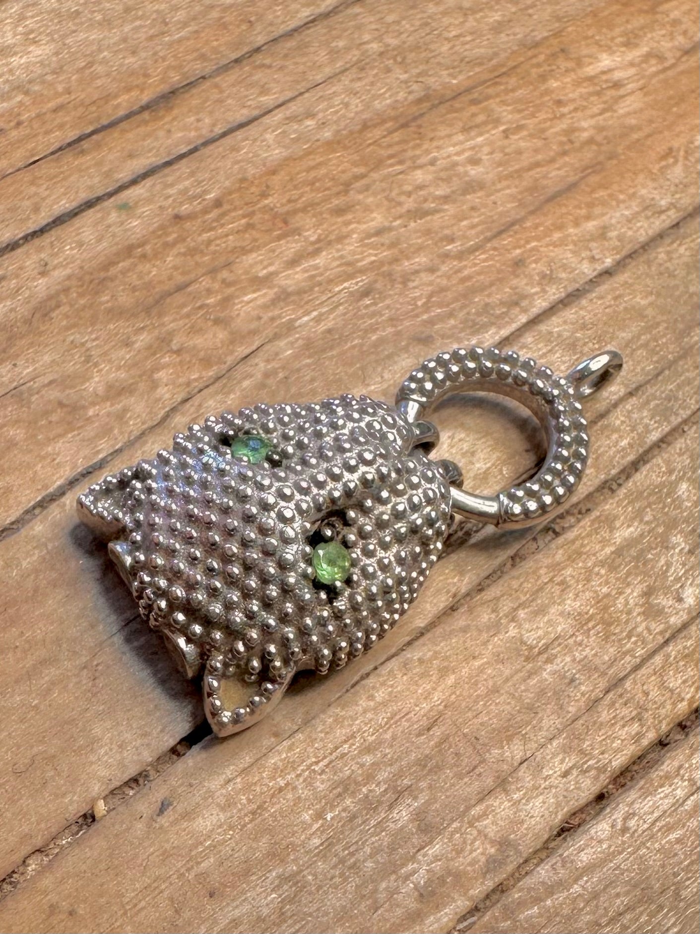 Vintage Panther Textured Green Stone 925 Sterling Silver Pendant