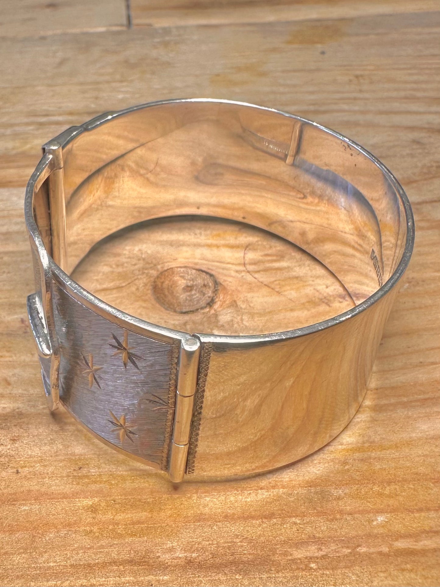 Vintage 1965 Large Buckle Clasp Star Engraved 925 Sterling Silver Bangle