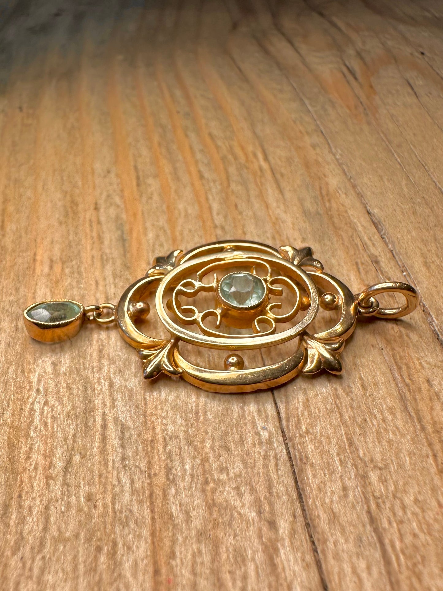 Antique Edwardian 9ct Gold Aquamarine Lavalier Pendant