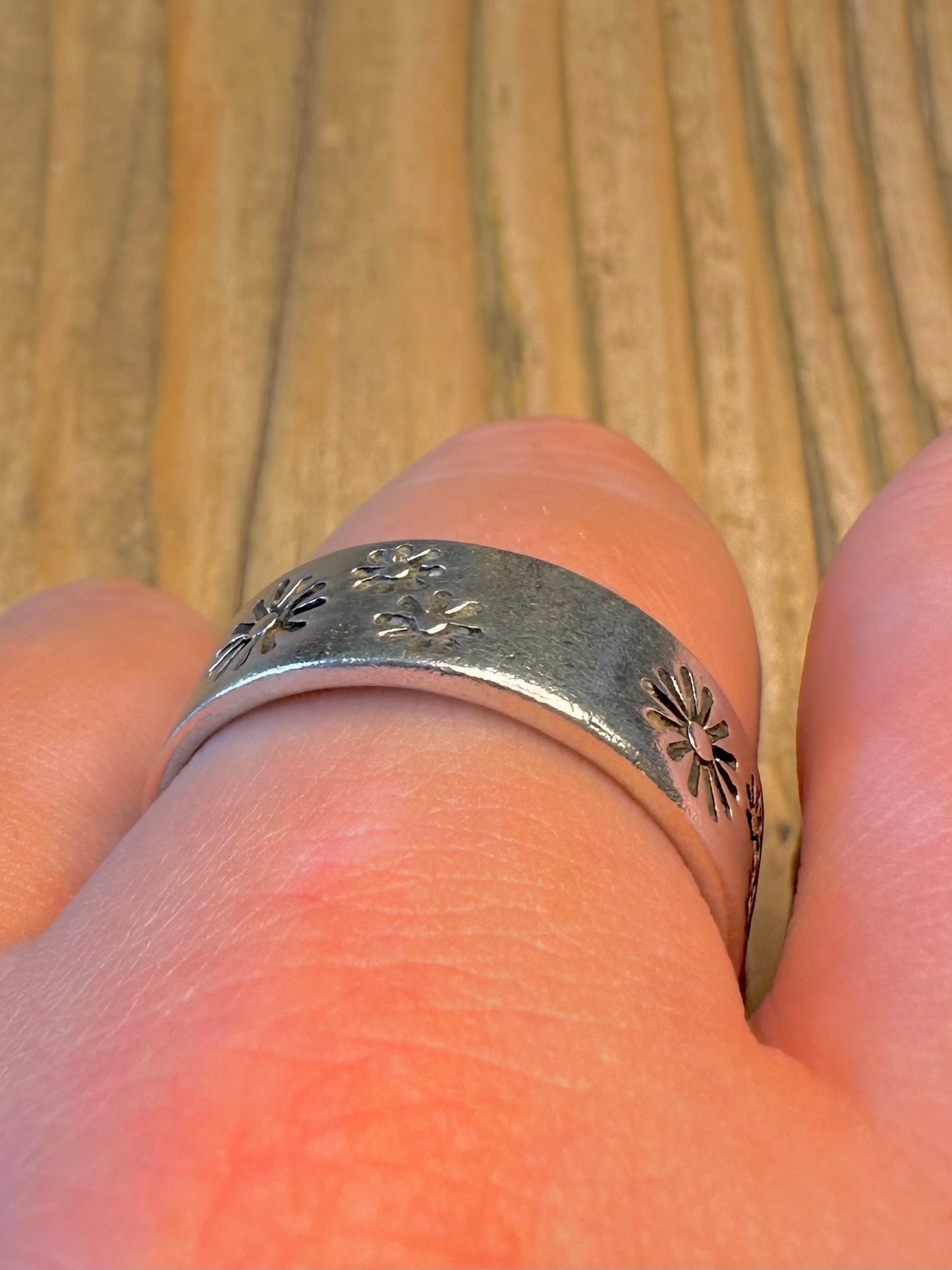 Daisy Flower Band 925 Sterling Silver Size X Ring