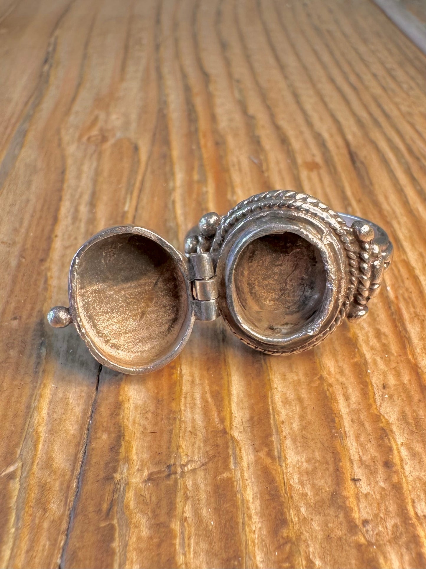 Dome Hinged Compartment Poison 925 Sterling Silver Size R Ring