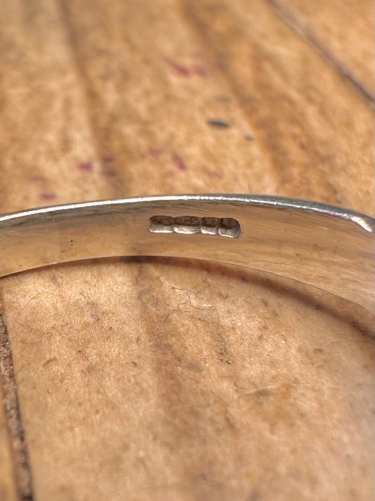 Ring im viktorianischen Stil mit fünf Opalen aus 925er Sterlingsilber, Größe T