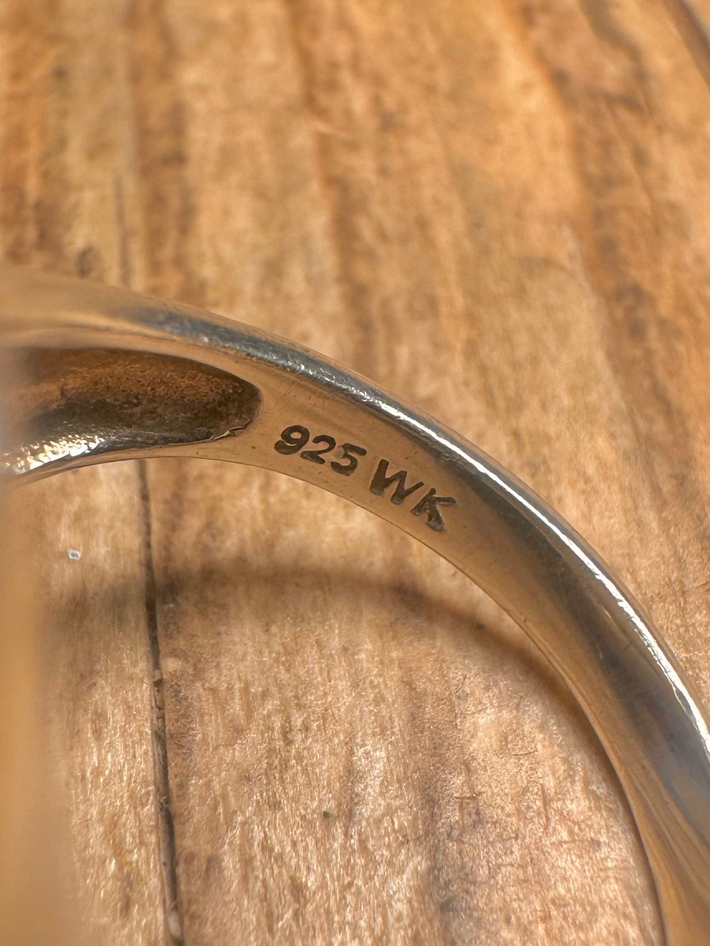 Abstrakter facettierter lila Stein 925 Sterling Silber Ring Größe P