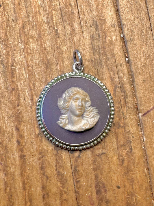 Wedgwood 1974 Cameo Made in England 925 Sterling Silver Pendant