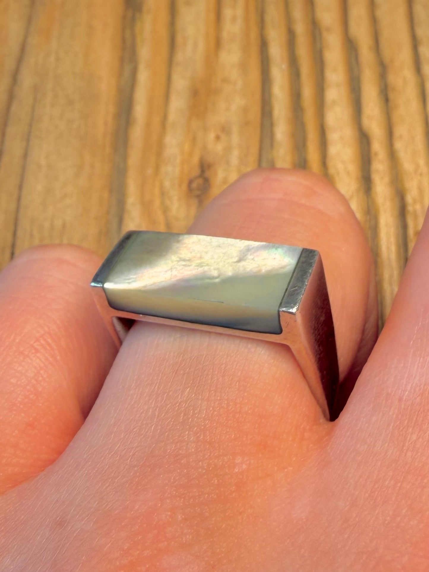 Modernist Mother of Pearl Rectangle 925 Sterling Silver Size Q1/2 Ring