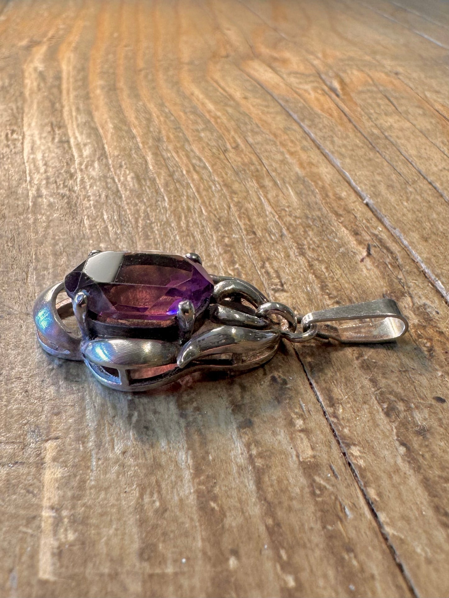 Faceted Purple Stone Ornate Mount 925 Sterling Silver Pendant