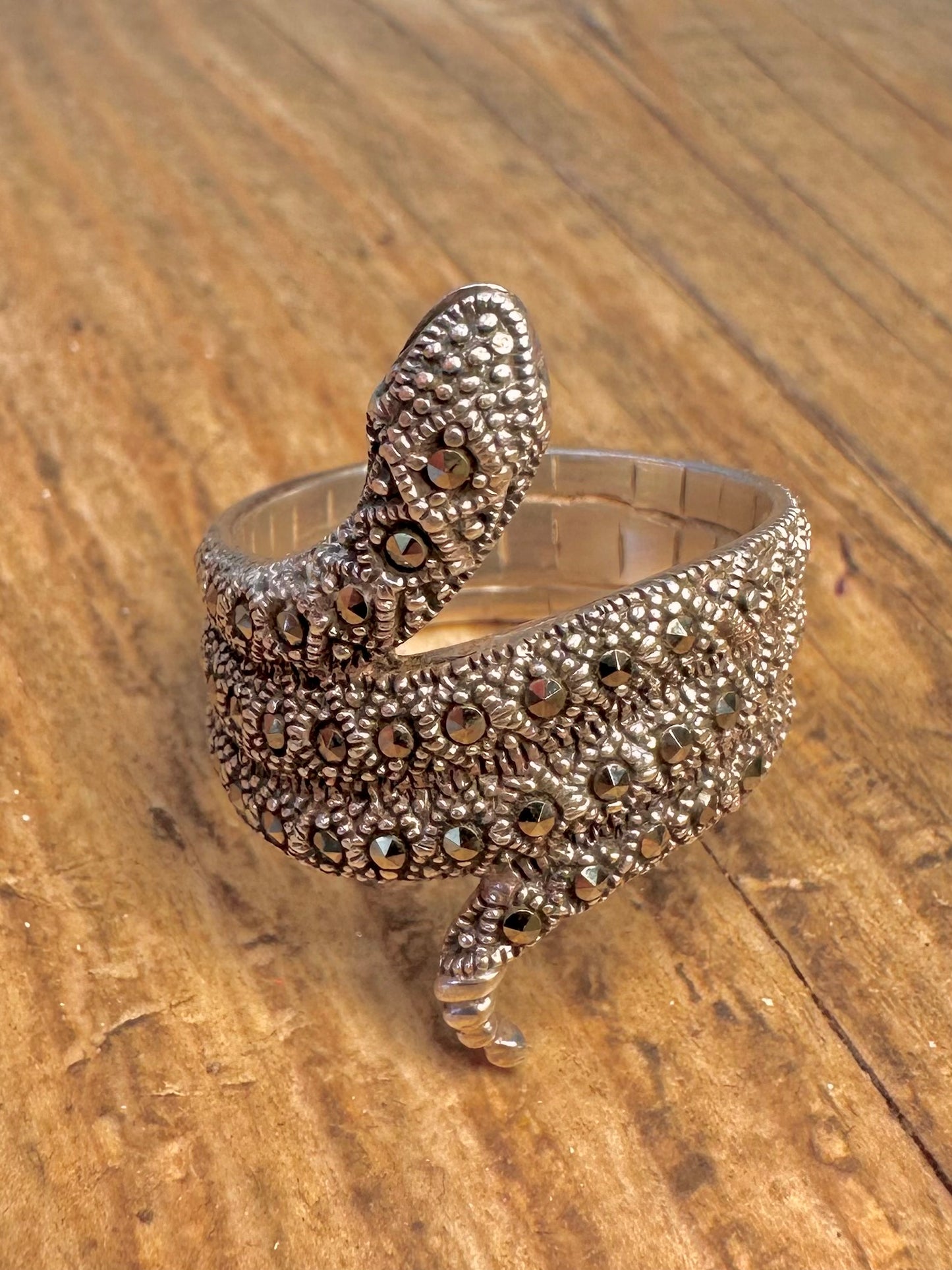 Schlangenförmiger Markasit 925er Sterlingsilber Ring Größe U