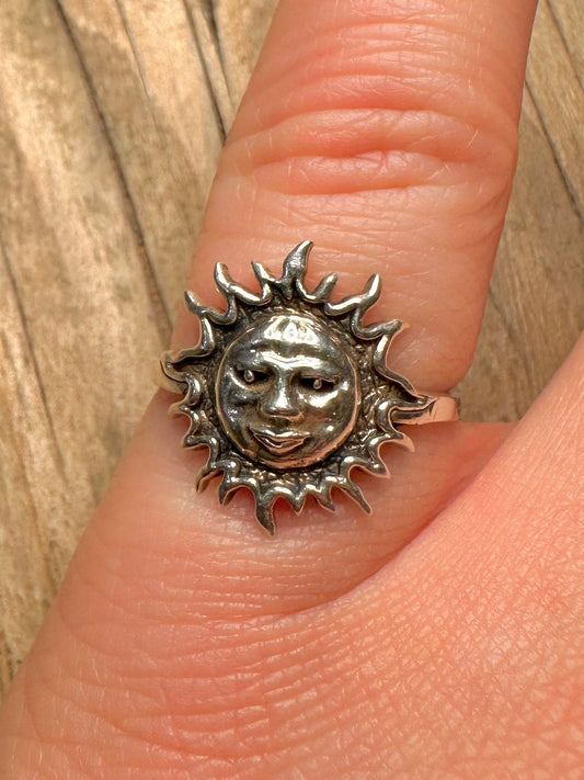 Vintage Sun Face 935 Sterling Silver Size N Ring