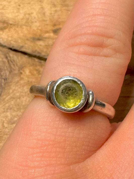 Vintage Peridot Green 925 Silver Size L Ring
