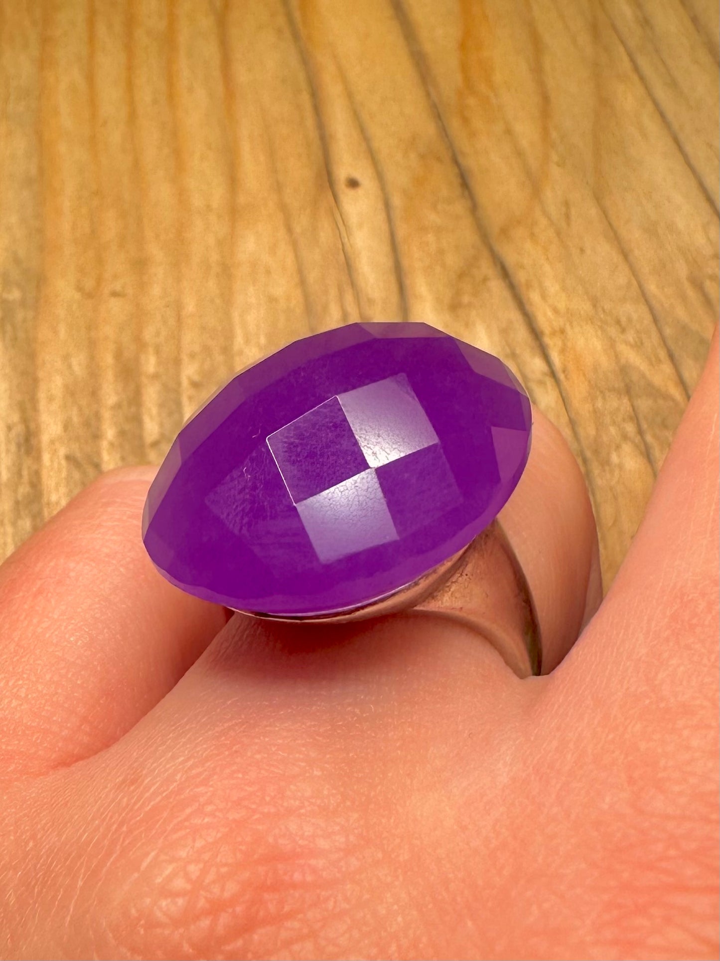 Abstrakter facettierter lila Stein 925 Sterling Silber Ring Größe P